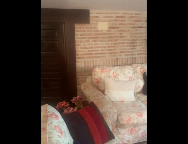 Chalet adosado en venta en calle Aldonza, 17