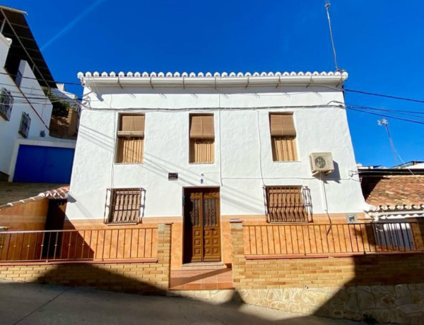 Chalet adosado en venta en Alora