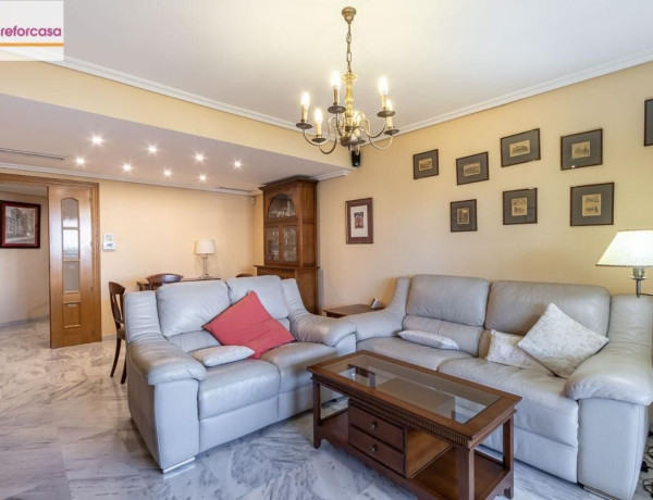 Piso en venta en calle Gloria Mas, 2