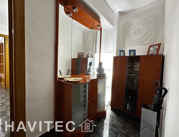 Piso en venta en Grup Vint-I-Cinc de Setembre