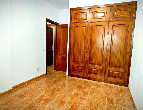 Chalet pareado en venta en calle cura navarro