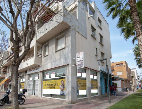 Local en venta en Zona Juan de Borbón