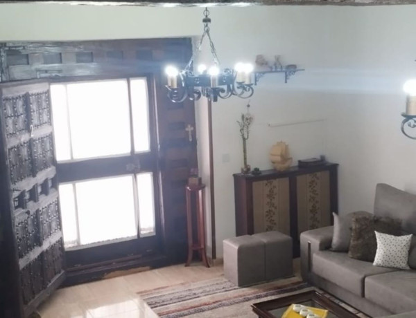 Chalet adosado en venta en calle de la vega