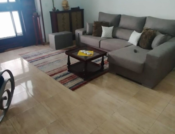 Chalet adosado en venta en calle de la vega