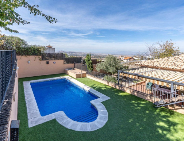 Casa o chalet independiente en venta en Altos de la Zubia