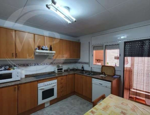 Chalet adosado en venta en Creixell