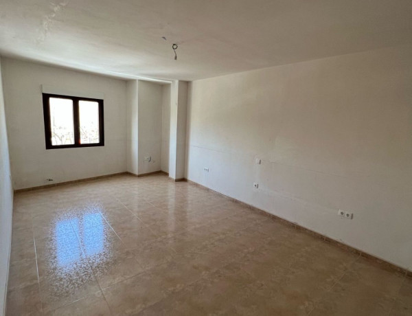 Edificio de uso mixto en venta en calle Laguna, 13