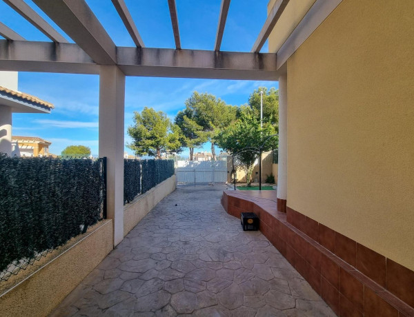 Chalet pareado en venta en calle Monte de Santa Pola