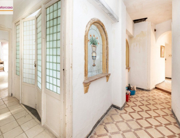 Edificio de uso mixto en venta en calle Horno de San Matías, 232