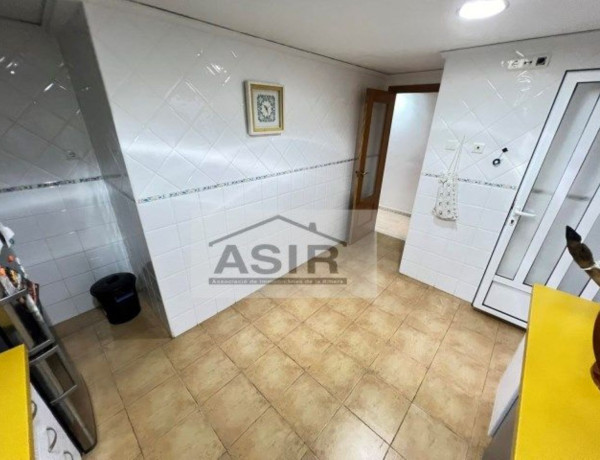 Chalet adosado en venta en plaza Profesor Broseta Pont, 4