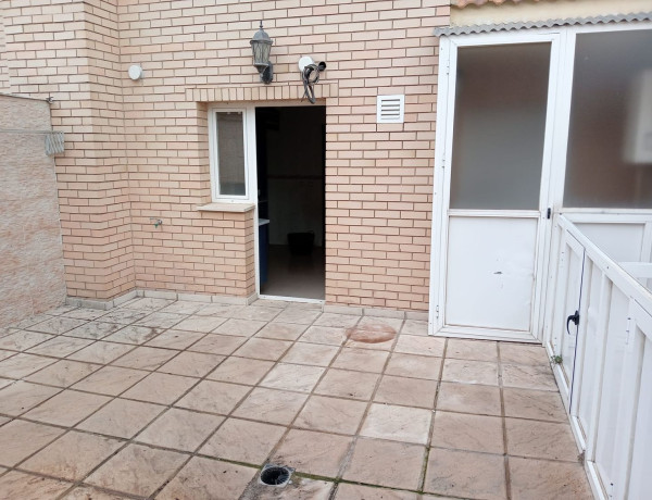 Chalet pareado en venta en calle Bélgica