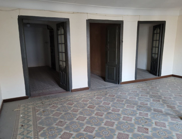 Edificio residencial en venta en calle Mayor de Pardiñas