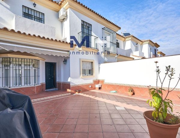 Chalet adosado en venta en Urb. Las Palmeras, Las Palmeras-Dehesilla