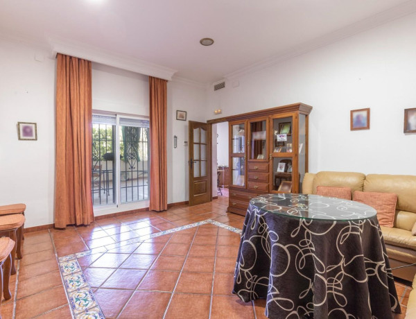 Casa o chalet independiente en venta en carmenes de gadeo