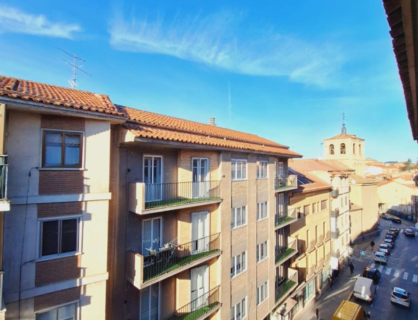 Piso en venta en calle Blanca de Silos