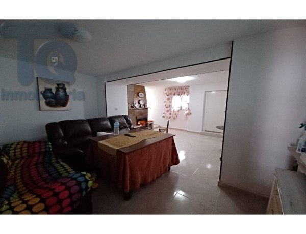 Chalet pareado en venta en calle Pretiles