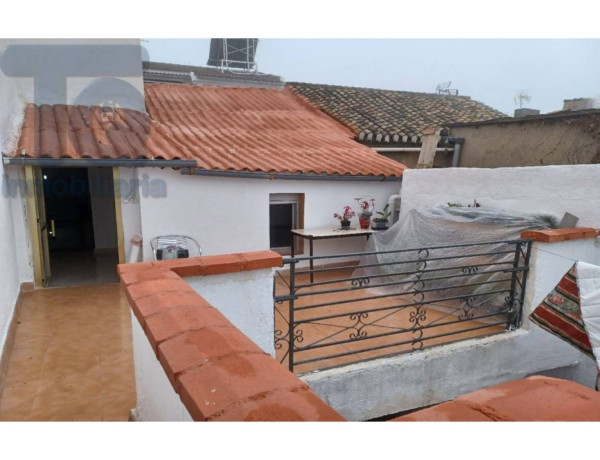 Chalet pareado en venta en calle Pretiles