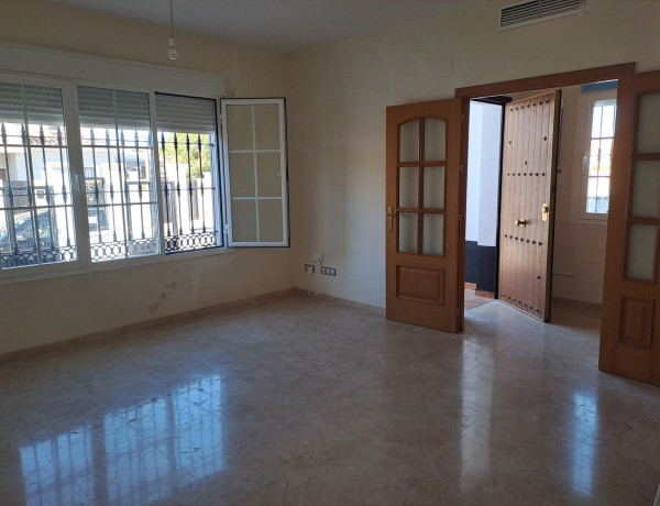 Chalet adosado en venta en calle Escritor Miguel de Cervantes