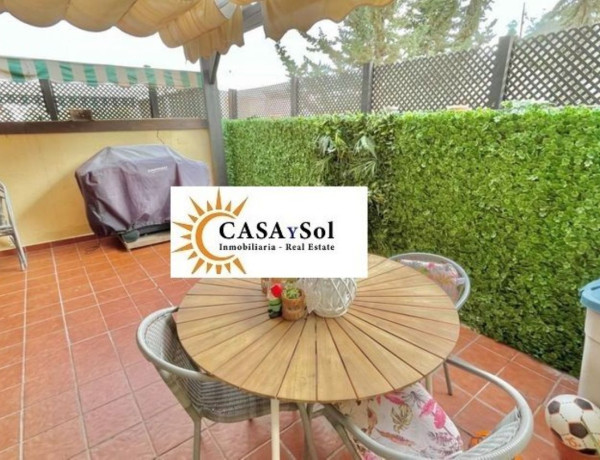 Chalet adosado en venta en calle San Alberto