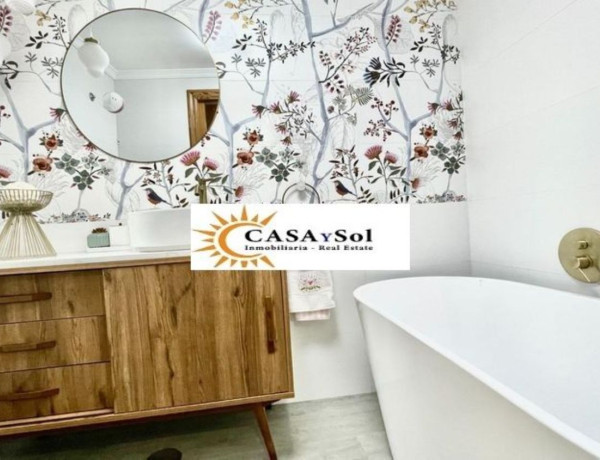 Chalet adosado en venta en calle San Alberto