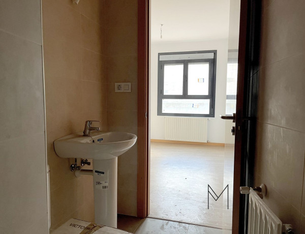 Piso en venta en Álvaro de Albornoz, 1