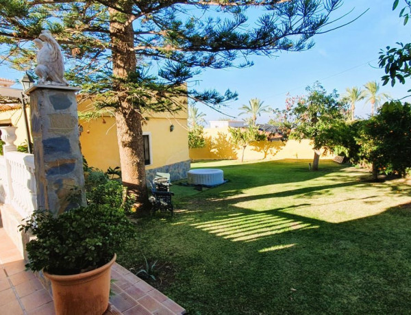 Casa o chalet independiente en venta en calle Valdepeñas