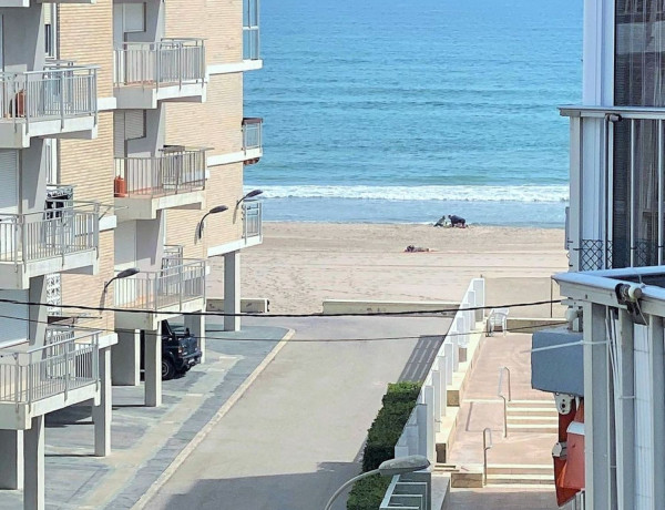 Piso en venta en avenida Las Gaviotas, 165