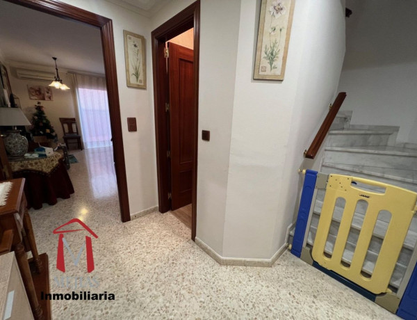 Chalet adosado en venta en Zona de la Vega