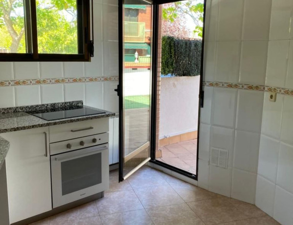 Chalet pareado en venta en calle de la Armuña