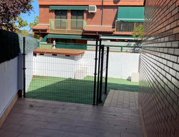 Chalet pareado en venta en calle de la Armuña