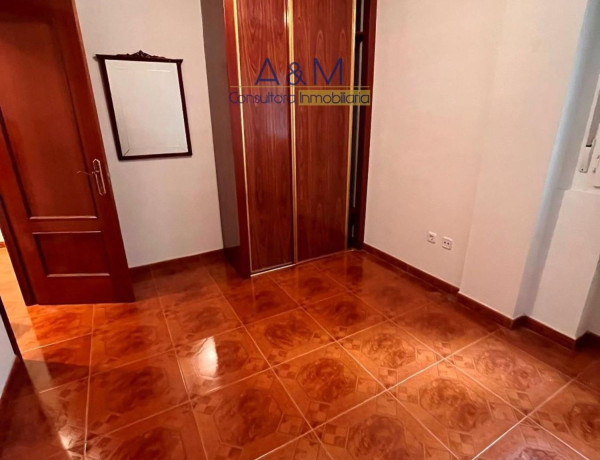 Piso en venta en Calle Italia