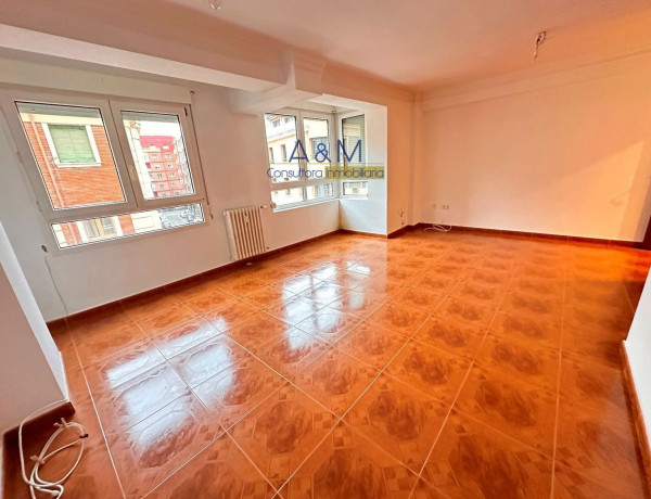 Piso en venta en Calle Italia