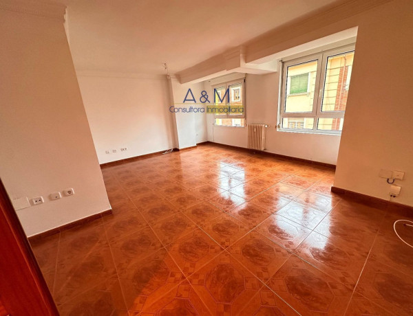 Piso en venta en Calle Italia