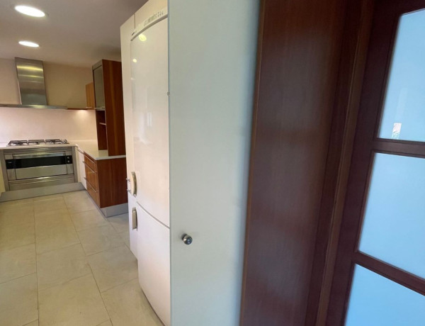 Chalet adosado en venta en Zona Alta