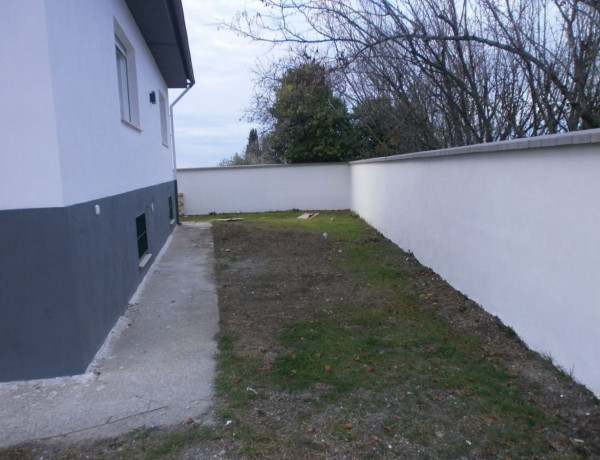 Alquiler de Casa o chalet independiente en Urb. Los Cerezos, Gojar