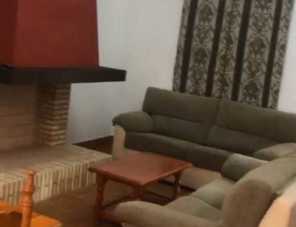 Chalet adosado en venta en calle Tomillo