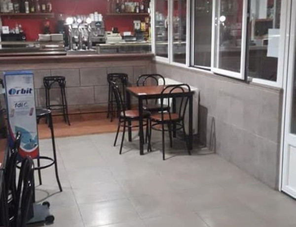 Local en venta en avenida de la Constitución, 20