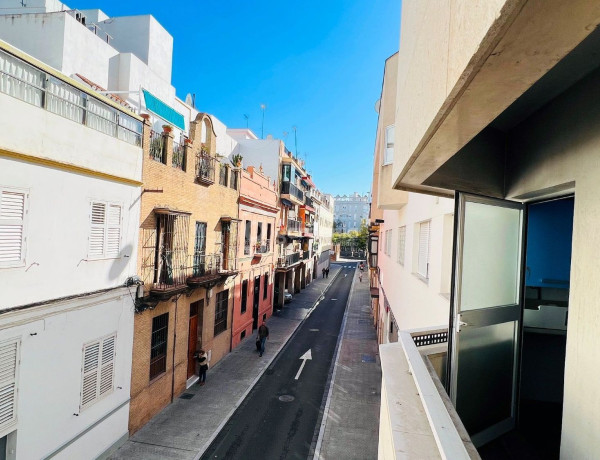 Piso en venta en calle Amador de los Ríos, 26