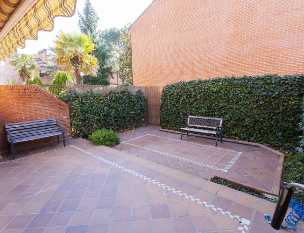 Chalet adosado en venta en El Burgo