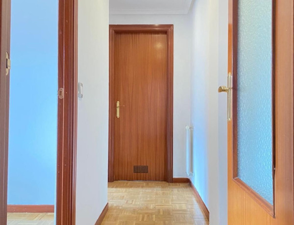 Piso en venta en calle Horacio Fernández Inguanzo, 9