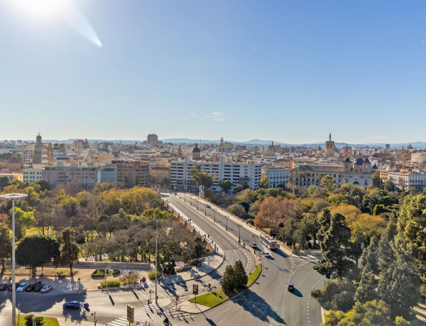 Piso en venta en plaza de la Legió Espanyola, 13