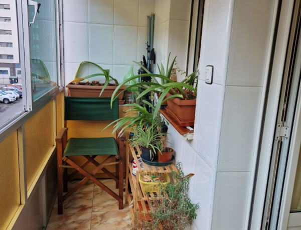 Piso en venta en calle Hernán Cortés