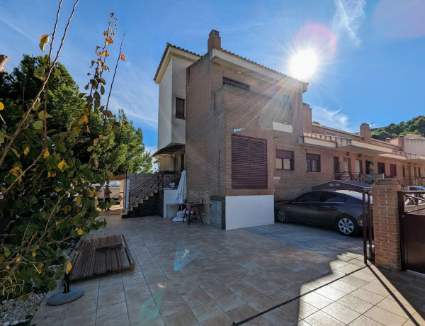 Chalet adosado en venta en calle Mar Mediterrani