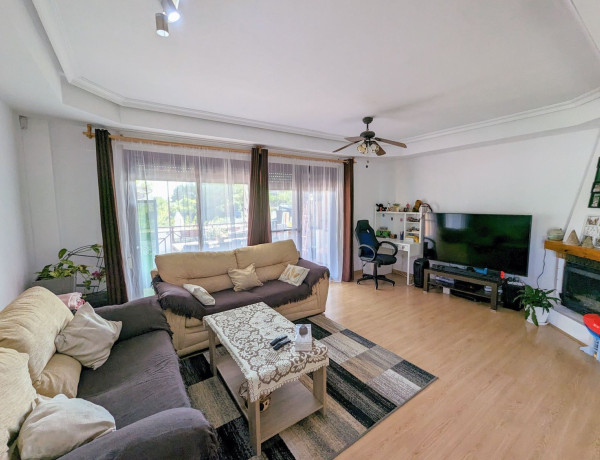 Chalet adosado en venta en calle Mar Mediterrani