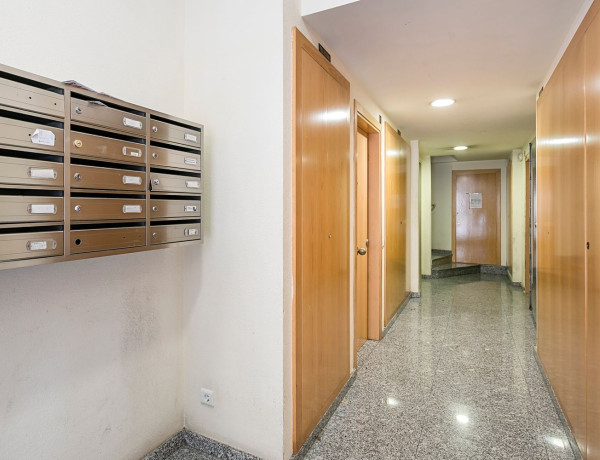 Piso en venta en calle del Ripollès, 56