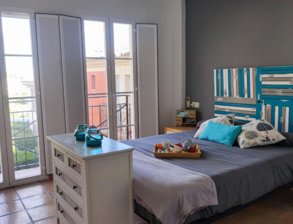 Chalet adosado en venta en calle Isla Mallorca