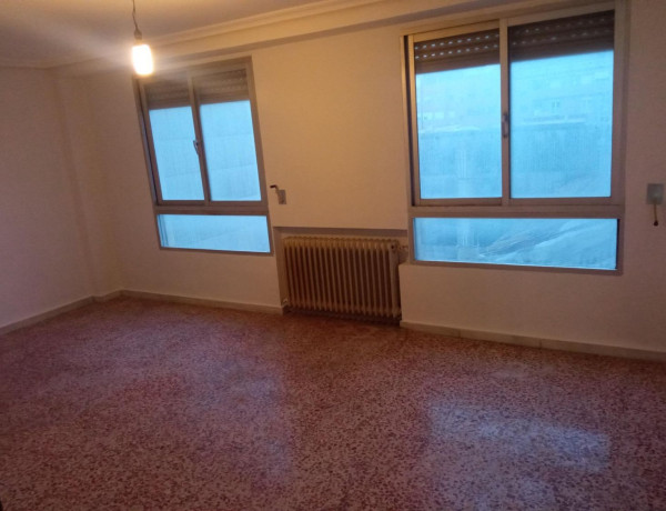 Piso en venta en Barri Zona Nord