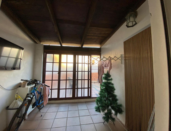 Chalet adosado en venta en Los Barrios