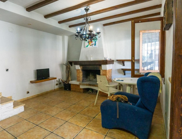 Casa o chalet independiente en venta en calle Tribunas