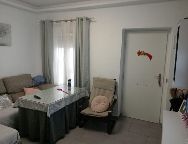 Chalet adosado en venta en calle Antequera